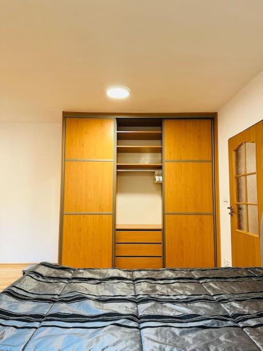 Family-Friendly Prague 5 Stay Extérieur photo