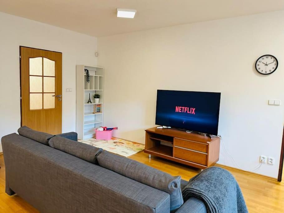 Family-Friendly Prague 5 Stay Extérieur photo